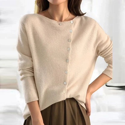 TOPS | Soft cardigan with stylish button closure